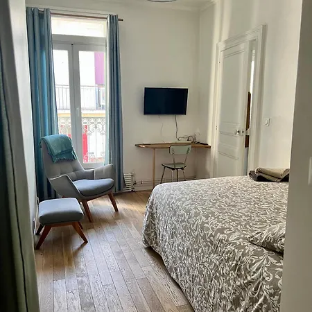 Apartment Cosy Et Fonctionnel En Centre Ville, Clinique Et Tram A 5mn, Situation Ideale ! *
